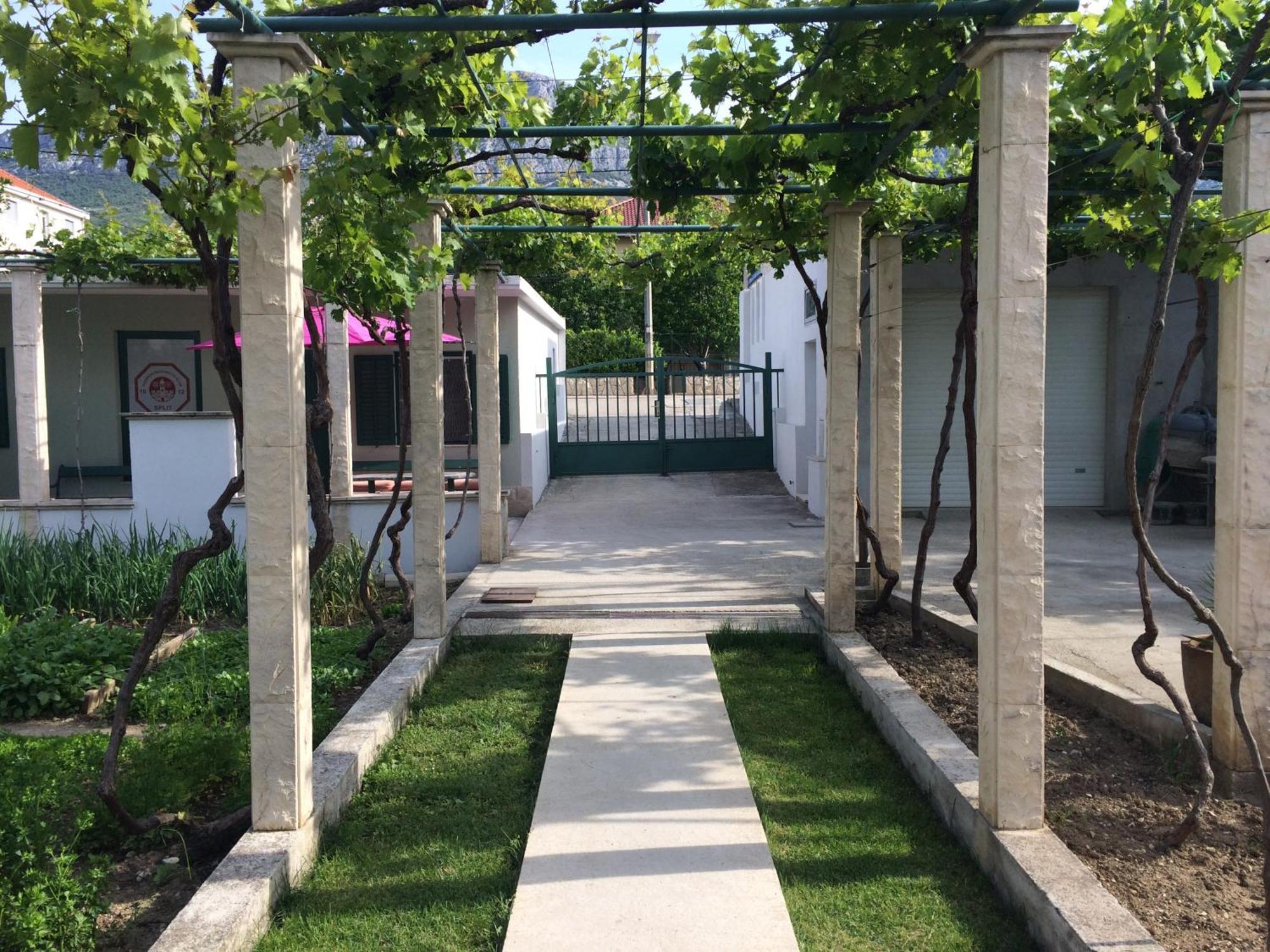 Yacht Beach Apartments Kaštela Eksteriør billede